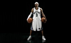 米兰体育app-活塞火力全开压制国王，F1新赛季揭幕战上演战术博弈