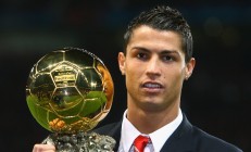 米兰体育app-绿茵与赛道间的统治艺术，克罗地亚战术铁幕与久保建英的F1式接管