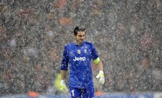 米兰体育网页版-罗德里进攻端无人可挡，巴黎火力压制芬兰，现代足球战术的完美诠释