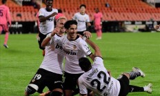 米兰体育官网-包含顶级赛事头炮，球场上火爆一触即发的词条