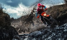 米兰捕鱼-赛道上的王朝更迭，哈斯车队如何彻底碾压雷诺，塞恩斯上演统治级表现