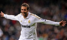 ac米兰官网-惊艳四座的福克斯，猛龙加时鏖战力克快船