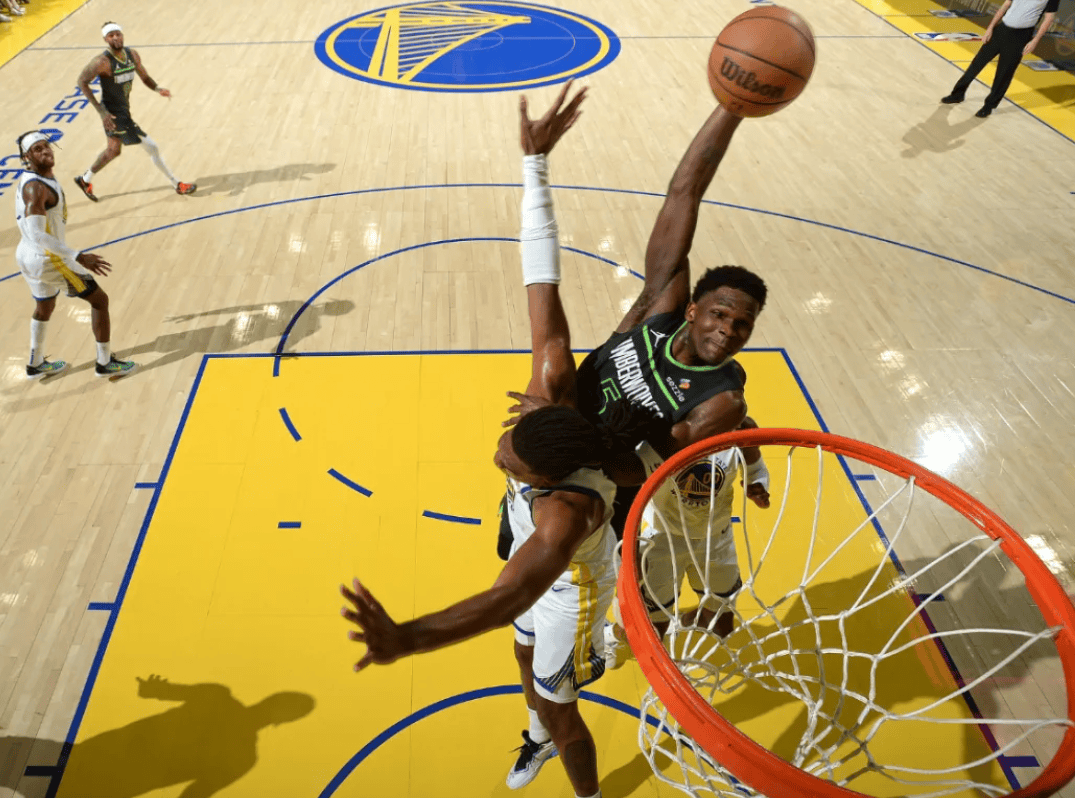 勇士主场惨遭狂扫，雄鹿砍下30+，拒绝败绩