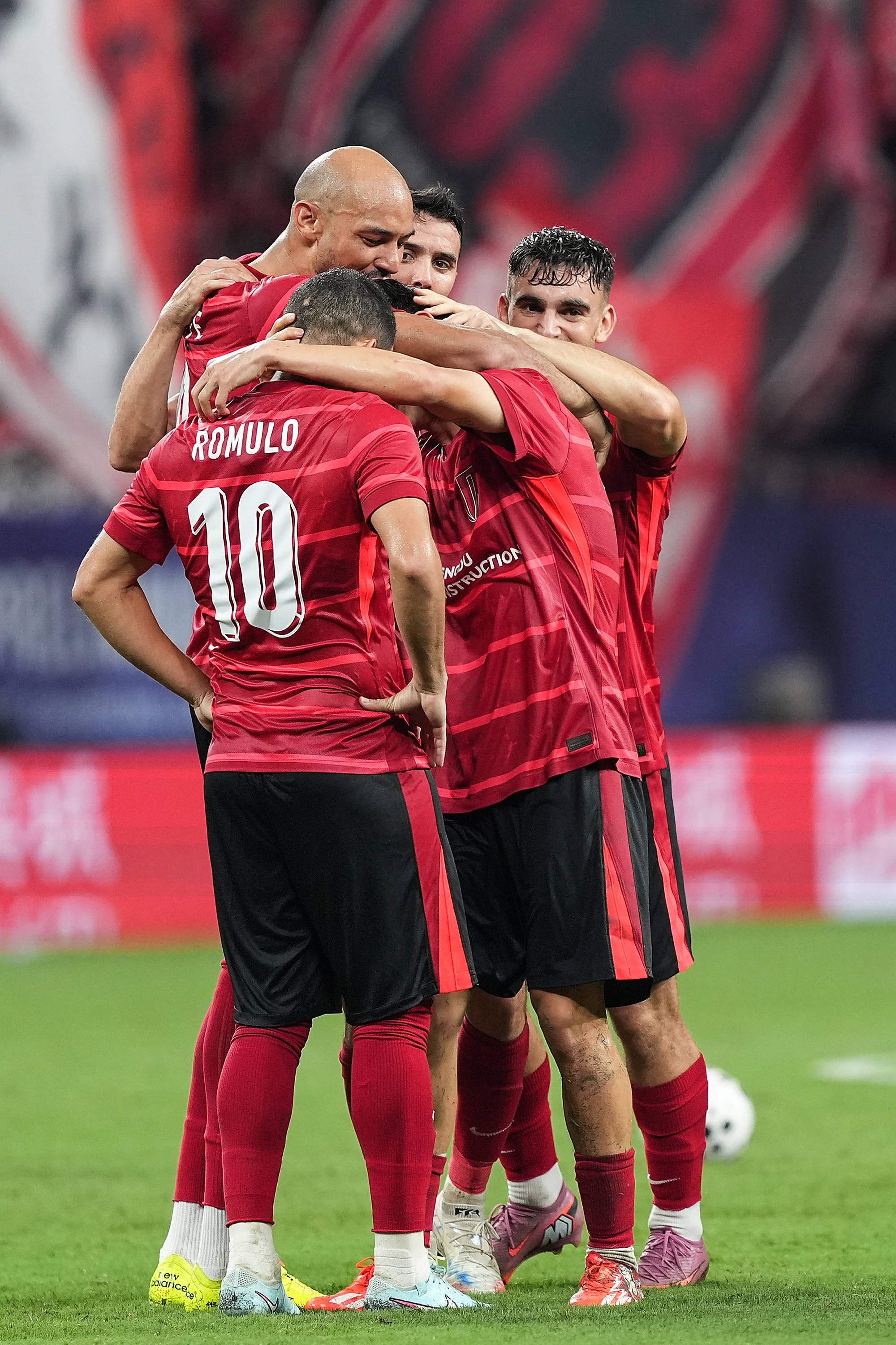 关于足球联赛激励出色,各队团结合作争夺胜利的信息 关于足球联赛激励出色,各队团结合作争夺胜利的信息