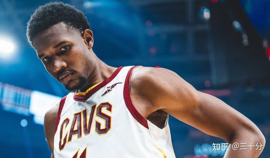 包含新秀球员无愧称希望之星，表现出色引关注的词条