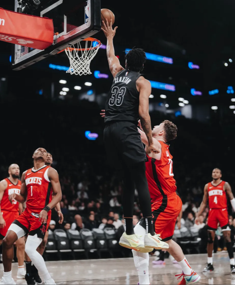 鹈鹕鏖战篮网，德罗赞点燃赛场的简单介绍