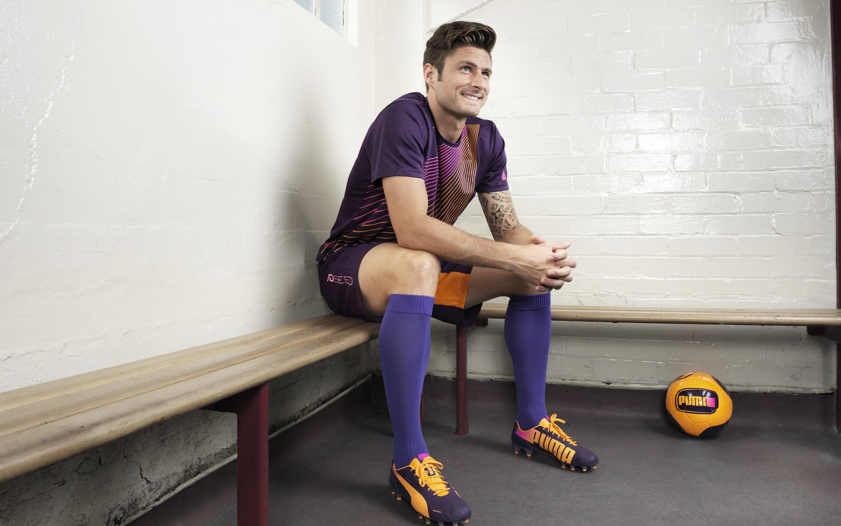 西决生死战焦点战,德国完胜哥伦比亚,战术纪律与团队意志的胜利