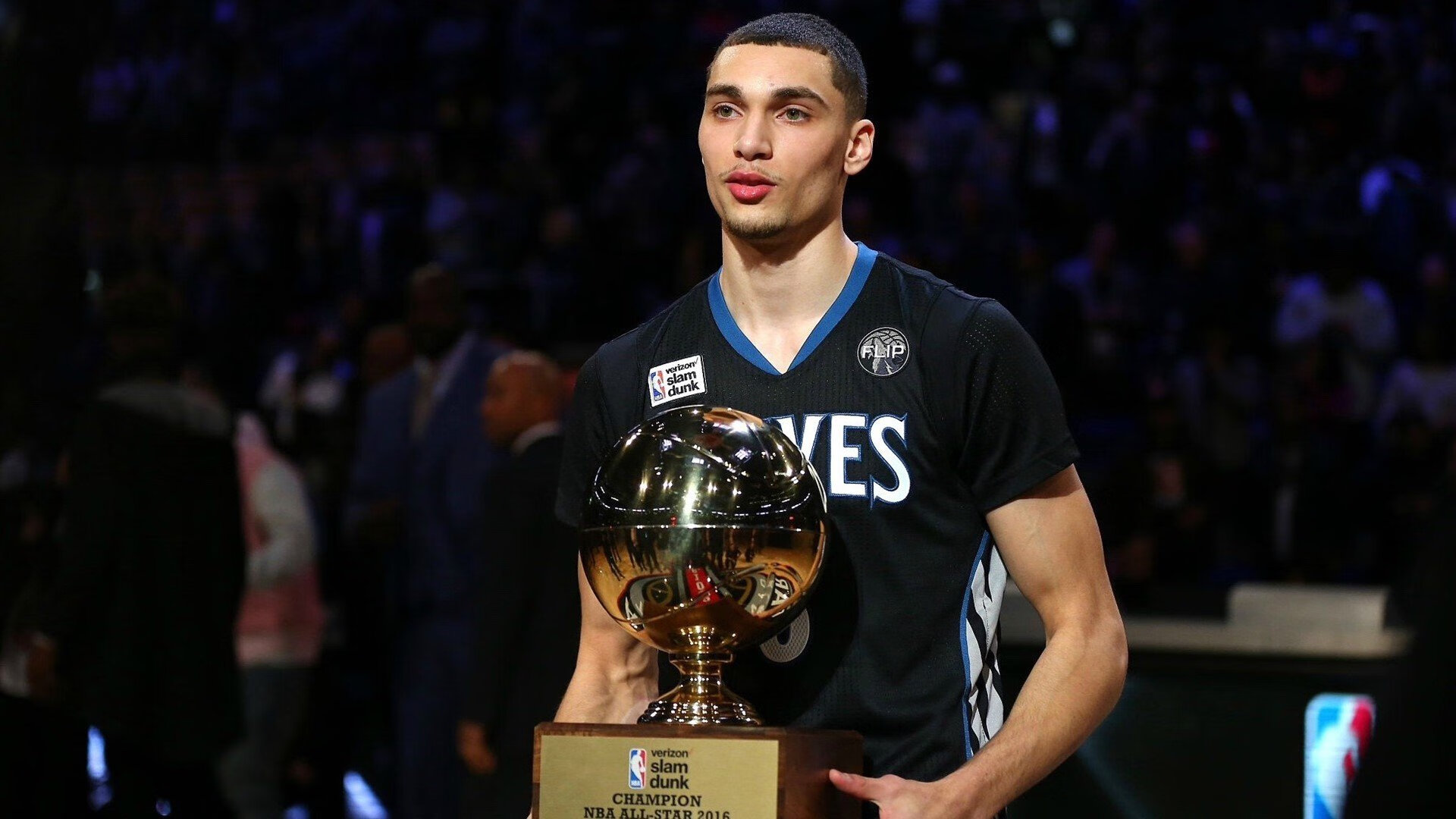 拉文单骑破阵如入无人之境，北京队攻防碾压步行者展冠军相