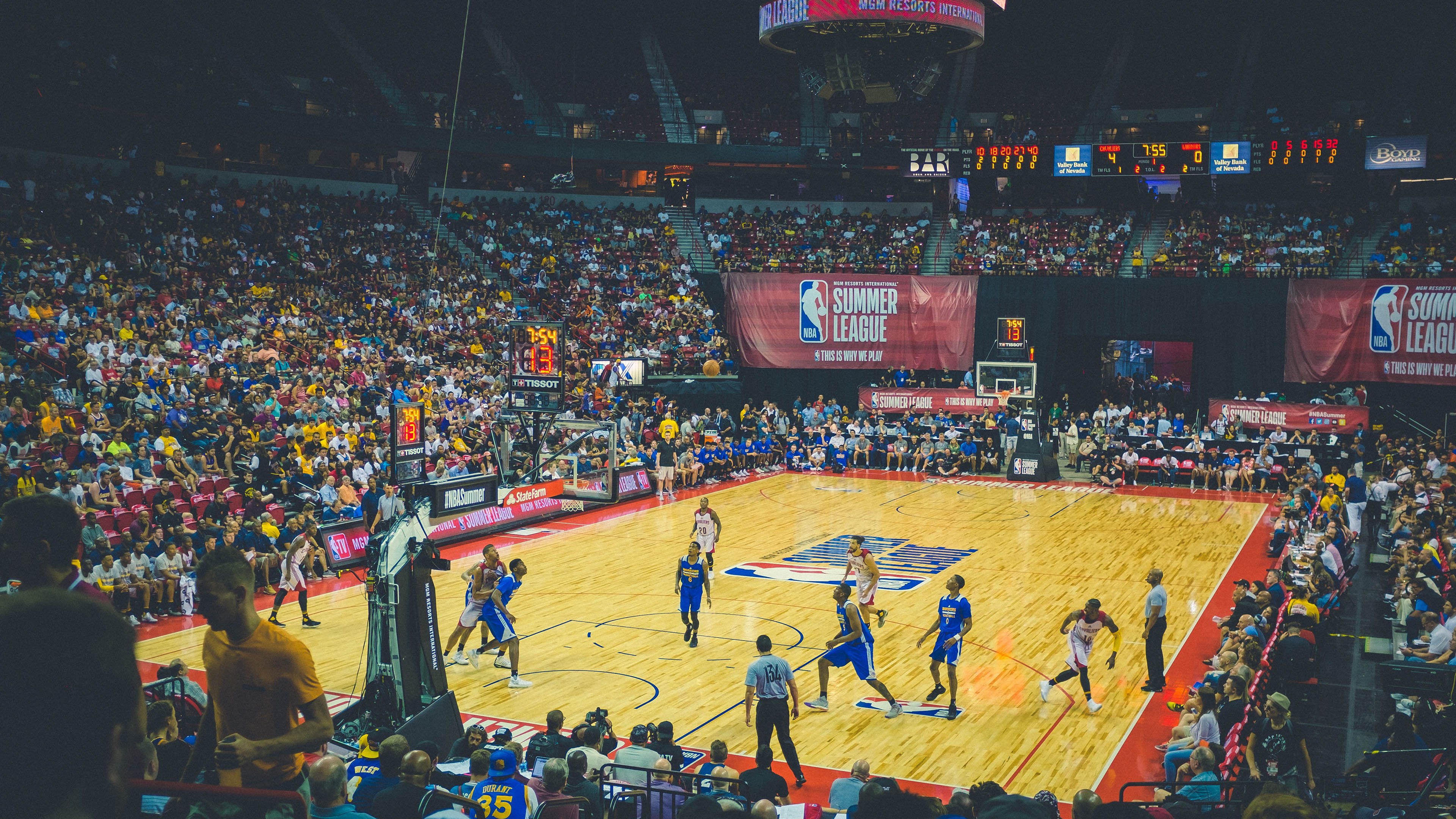 鏖战之夜，西亚卡姆独舞映照青岛队不屈之光